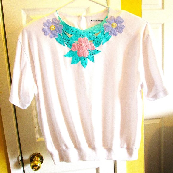 Alfred Dunner pink,lavender,aqua embroidered beaded cutout applique flowered top - Picture 1 of 6